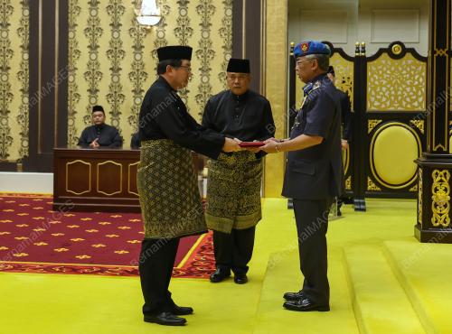 AL-SULTAN ABDULLAH RI'AYATUDDIN AL-MUSTAFA BILLAH SHAH