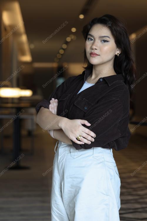 MIA SARA