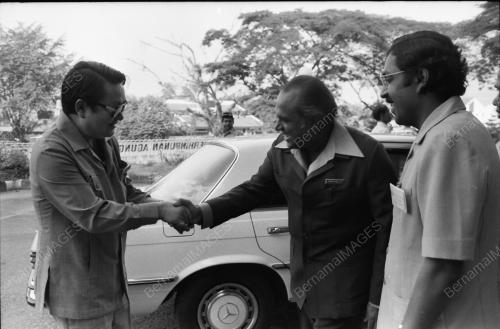 DR. MAHATHIR BIN MOHAMAD