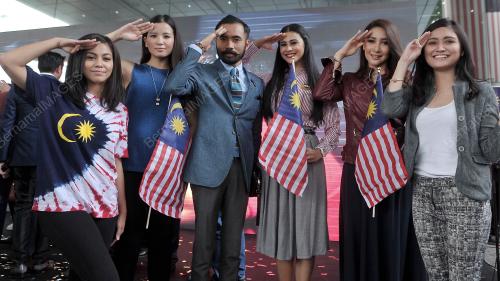 KL19_03092014_SALUTE
