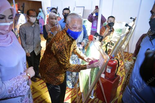 DATUK SERI ISMAIL SABRI YAAKOB