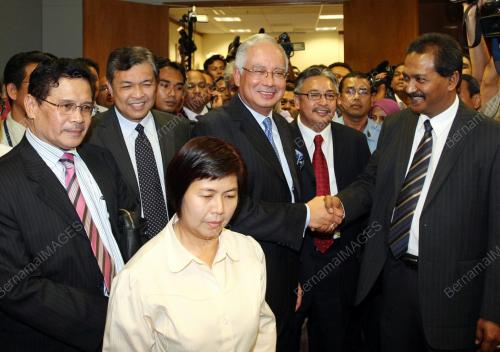 MOHD NAJIB TUN ABDUL RAZAK