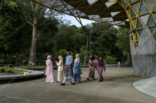 TINJAUAN DI SEKITAR IBU KOTA