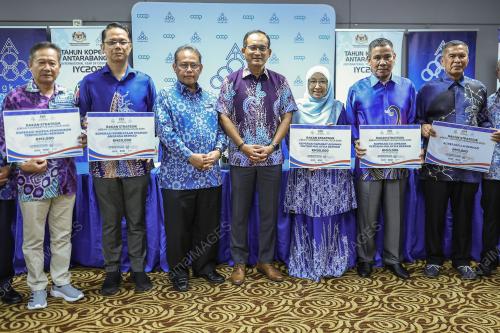 DATUK SERI KHAIRUL DZAIMEE DAUD