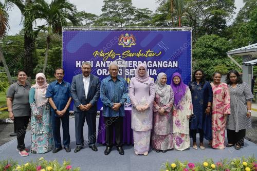 DATUK SERI HAMZAH ZAINUDIN