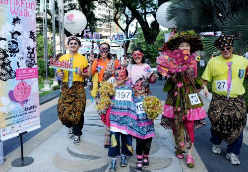 LARIAN BATIK