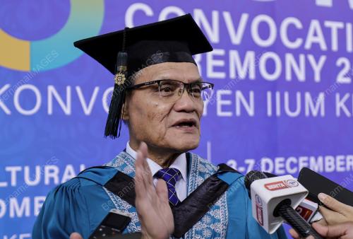 TAN SRI ADNAN YAAKOB