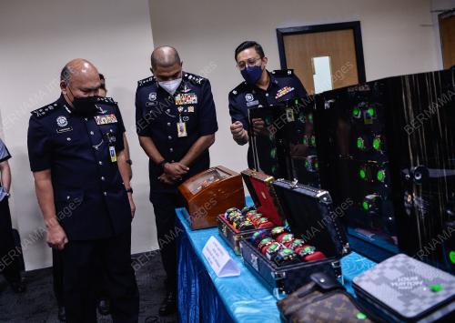 DATUK MOHD KAMARUDIN MD DIN