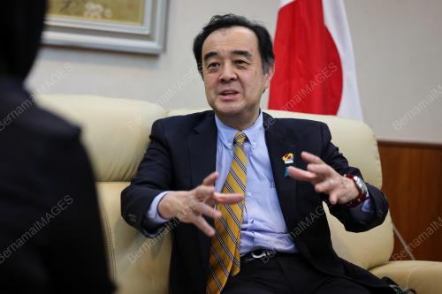 KUNIHIKO MIYAKE