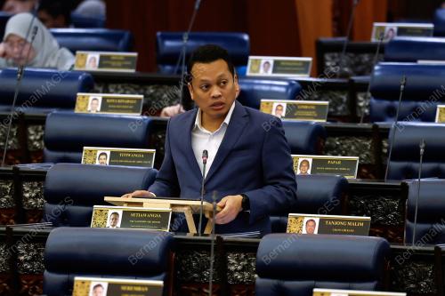 NIK NAZMI NIK AHMAD