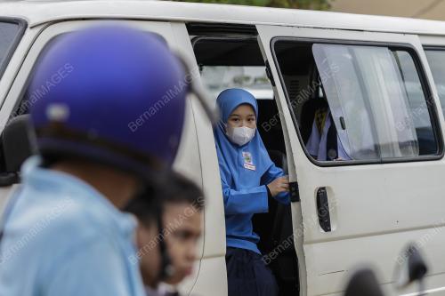TINJAUAN PEMAKAIAN PELITUP MUKA DI SEKOLAH