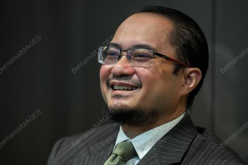 MUSTAKIM MOHAMAD