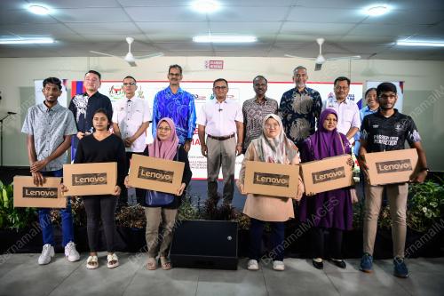 DATUK SERI AMIRUDIN SHARI