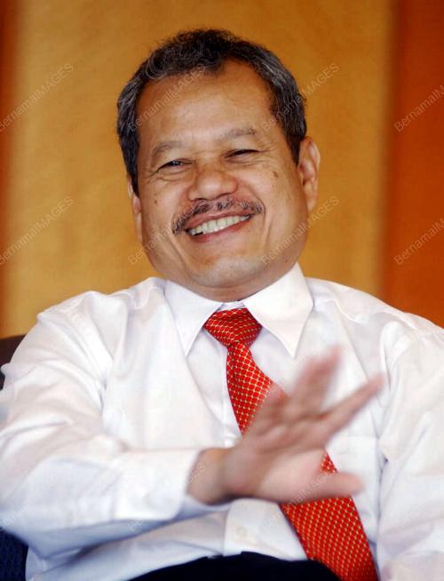 DR ROSTI SARUWONO