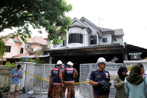 KL19_06022017_RUMAH_TERBAKAR