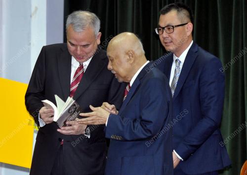 KL19_06042016_LANCAR_BUKU