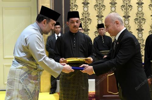 KL19_06112017_AGONG