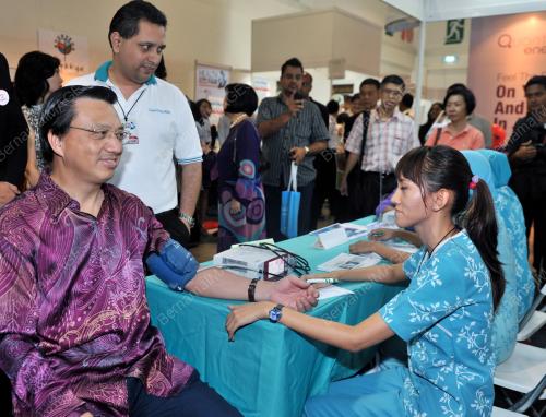 KL19_07042012_HEALTH_FAIR