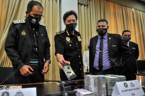 DATUK SERI AZAM BAKI