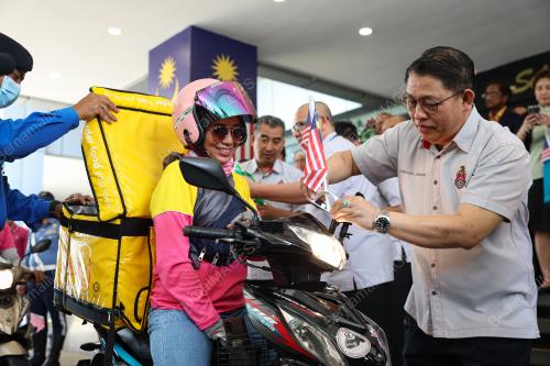 DATUK SR KAMARULZAMAN MAT SALLEH