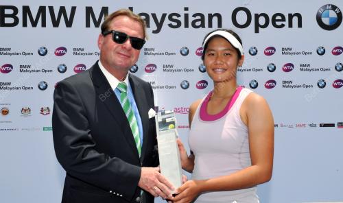 KL19_08042014_TENIS_BMW