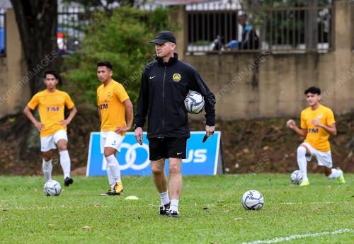 LATIHAN SKUAD BOLA SEPAK BAWAH 18 NEGARA
