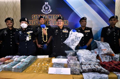 DATUK SERI MAZLAN LAZIM