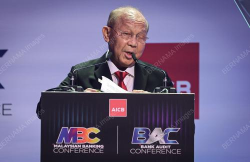 TAN SRI AZMAN HASHIM