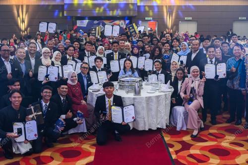 HANNAH YEOH