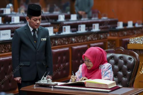 DATUK ROSNI SOHAR