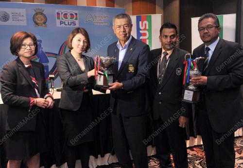 KL19_09082016_GOLF