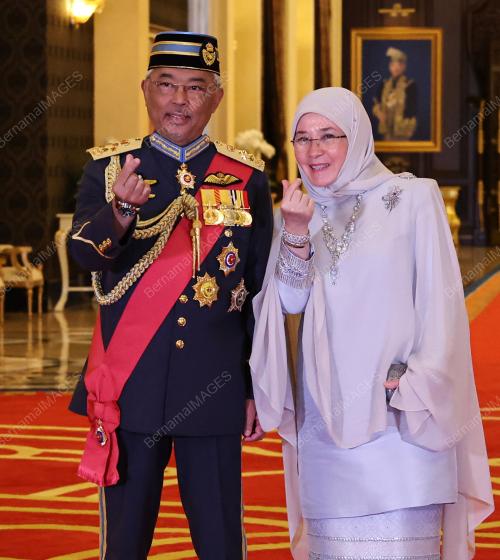 AL-SULTAN ABDULLAH RI'AYATUDDIN AL-MUSTAFA BILLAH SHAH