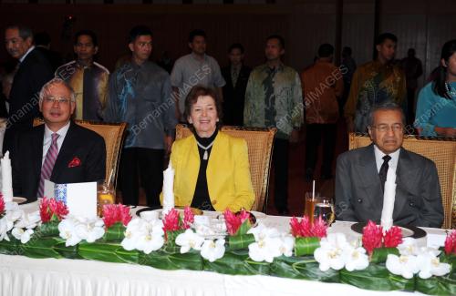 KL19_10022011_PM_KHAZANAH