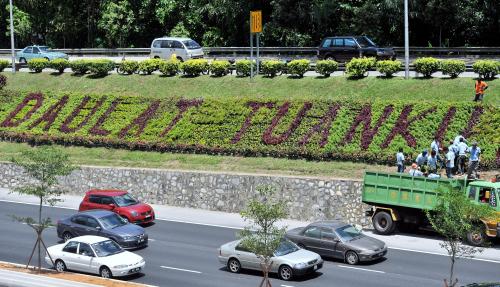 KL19_10042012_DAULAT_TUANKU
