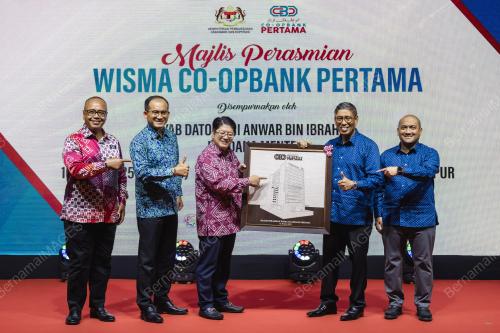 DATUK EWON BENEDICK