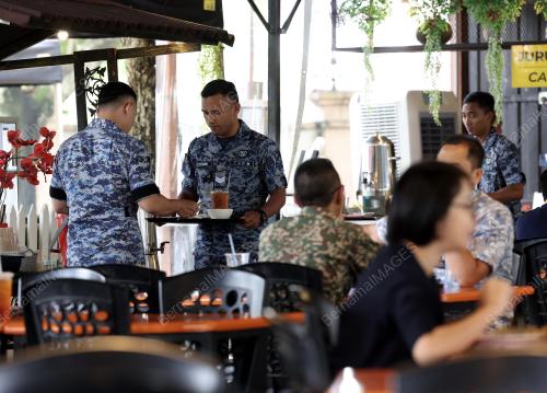 BANTUAN KHAS KEPADA PENJAWAT AWAM