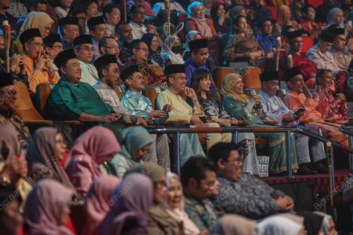FAHMI FADZIL