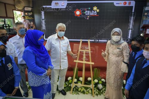 DATUK SERI IDRIS JUSOH