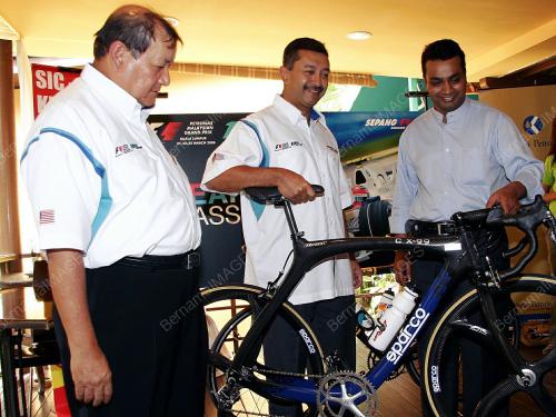 MOKHZANI MAHATHIR