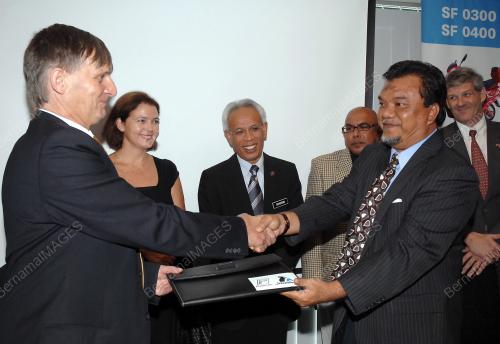 SHAHRIR ABDUL SAMAD