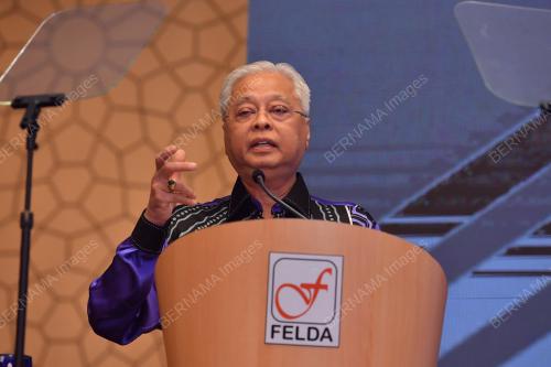 DATUK SERI ISMAIL SABRI YAAKOB