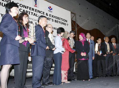 DATUK MAZNAH MAZLAN