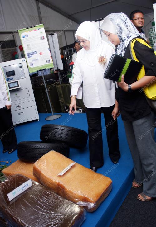 DATUK DR SALMIAH AHMAD