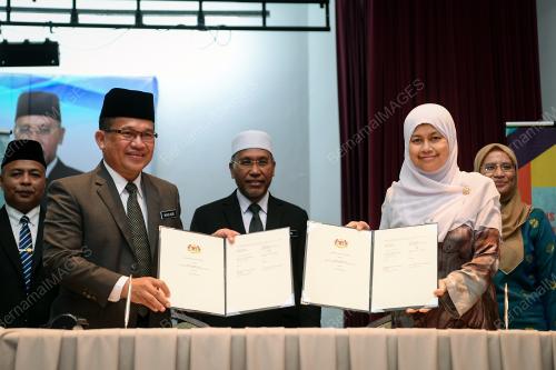DATUK IDRIS AHMAD