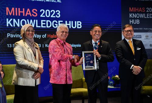DATUK MOHD MUSTAFA ABDUL AZIZ