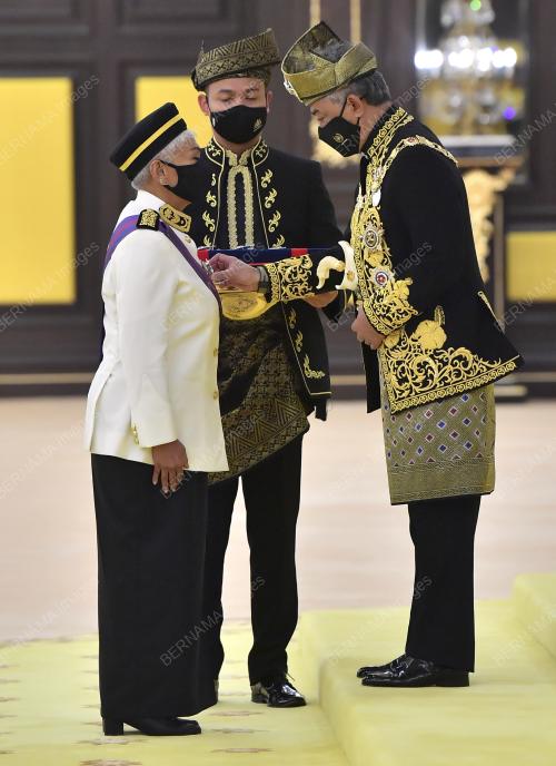 AL-SULTAN ABDULLAH RI'AYATUDDIN AL-MUSTAFA BILLAH SHAH