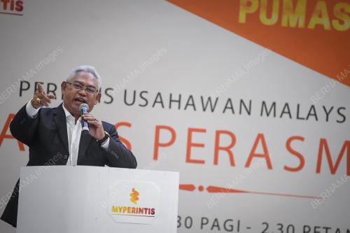 TAN SRI NOH OMAR
