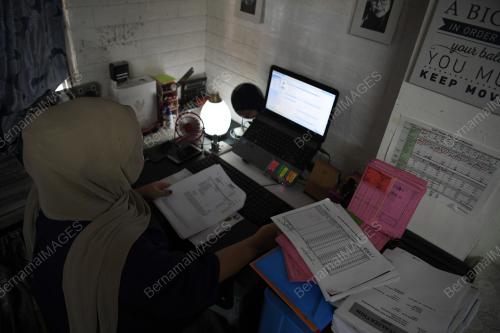 BERKERJA DARI RUMAH