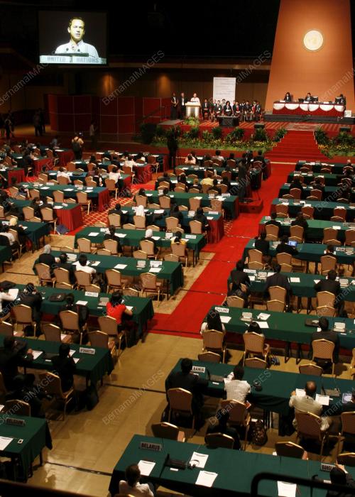 GLOBAL MODEL UN