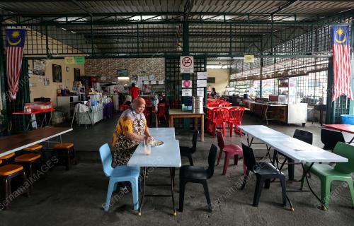 PENIAGA MAKANAN DI KAMPUNG BAHARU